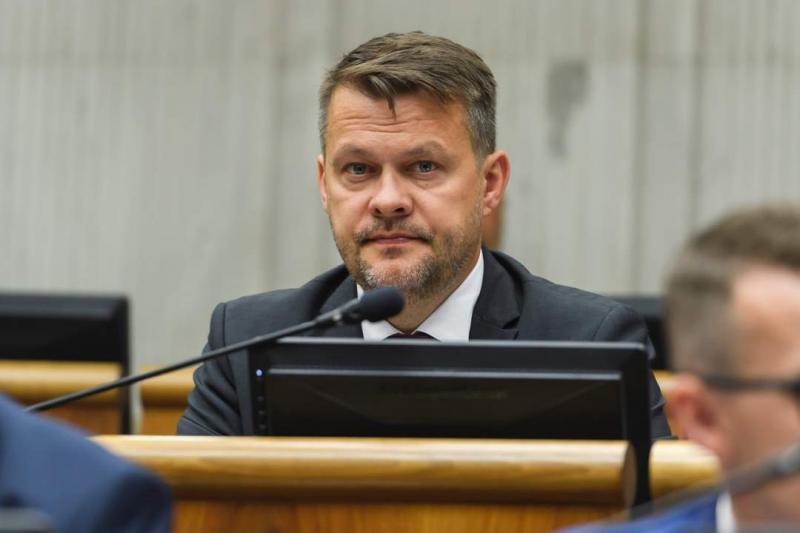 Migaľ azzal vádolja az államfőt, hogy megpróbálta megbuktatni a kormányt.