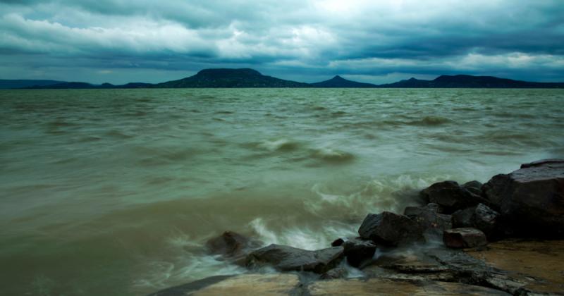 A Balaton térségében figyelemre méltó hőmérsékleti eltérés tapasztalható.