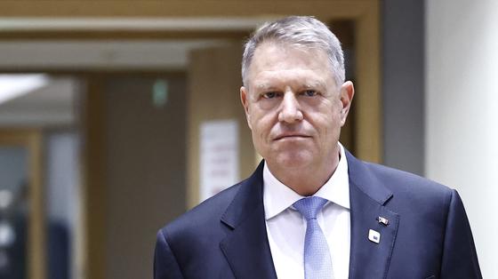 Klaus Iohannis román államfő bejelentette, hogy lemond a tisztségéről.