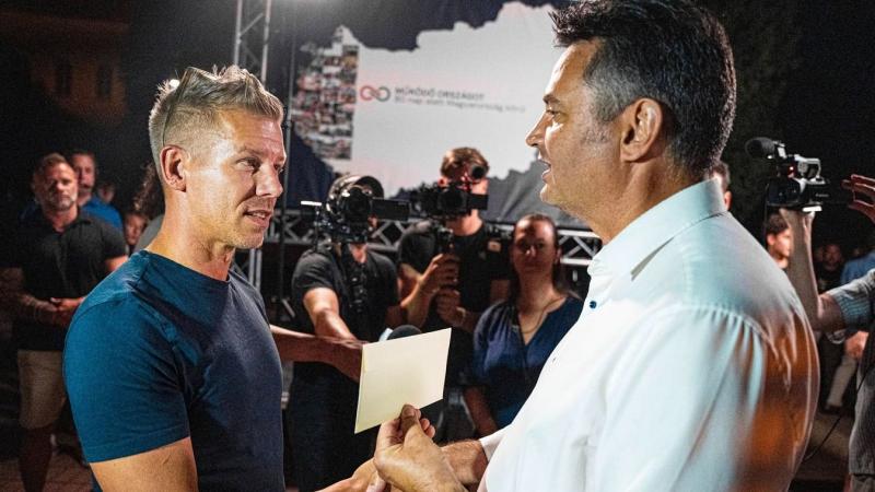 Összefonódik, ami valóban egyesül - Hódmezővásárhelyen a Pojácacsúcs eseménye felejthetetlen élményt nyújtott.