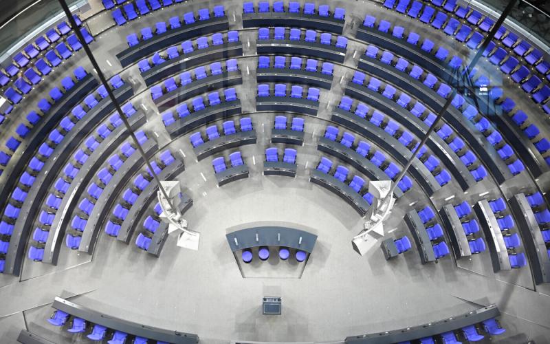 A jövőben jelentősen emelkedhet a német parlament képviselőinek pénzbírsága, amennyiben megszegik a szabályokat.