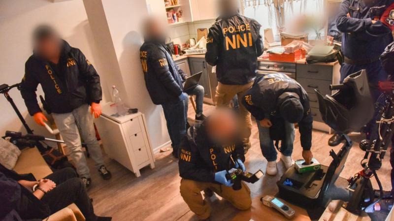 Magyarországon letartóztatták egy kínai drogcsempész-hálózat vezetőjét. A hatóságok sikeres akciója a nemzetközi bűnözés elleni harc újabb fontos lépése.