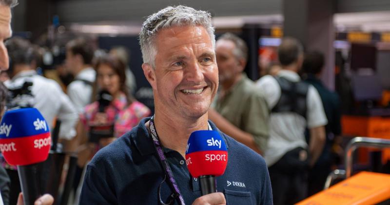 Ralf Schumacher éles szavakkal bírálja Mark Webbert, kifejezve véleményét a versenyző teljesítményéről és döntéseiről. A motorsport világában nem ritka, hogy a versenyzők kritikát fogalmaznak meg egymással szemben, de Schumacher szavai különösen figyelemf
