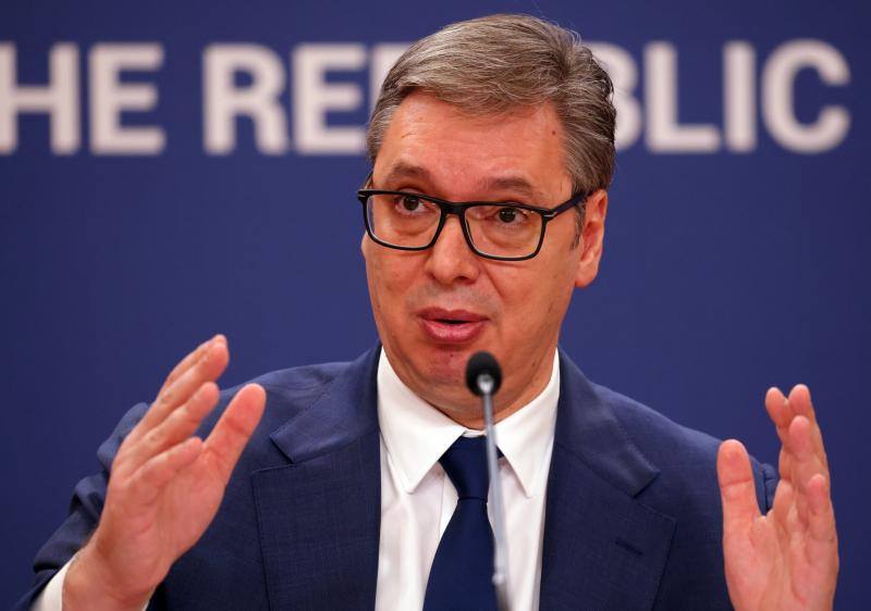 Alekszandar Vucsics azon dolgozik, hogy megakadályozza a Szerbiai Kőolajipari Vállalat államosítását, amelyet a szankciók bevezetése okozhat.